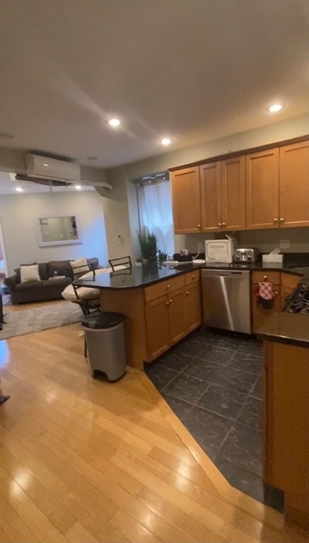 84 N Margin St unit 3, Boston, MA 02113 - photo 1