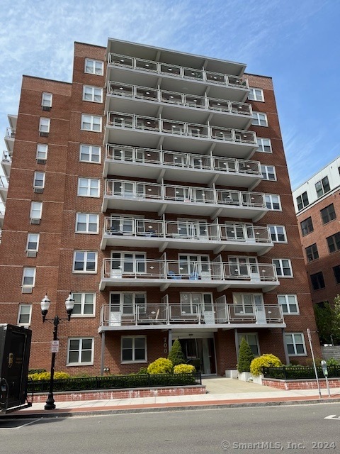 700 Summer St unit 1N, Stamford, CT 06901 - photo 1