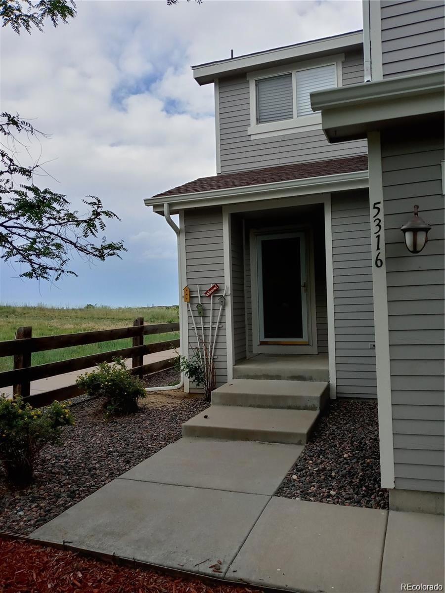 5316 S Picadilly Ct, Aurora, CO 80015 - photo 1