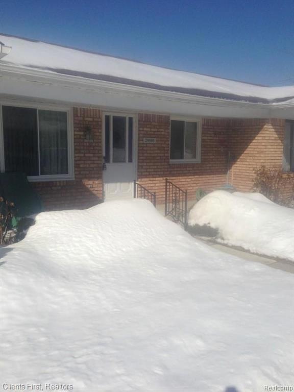 29590 E Brittany Ct unit 93, Roseville, MI 48066 - photo 1