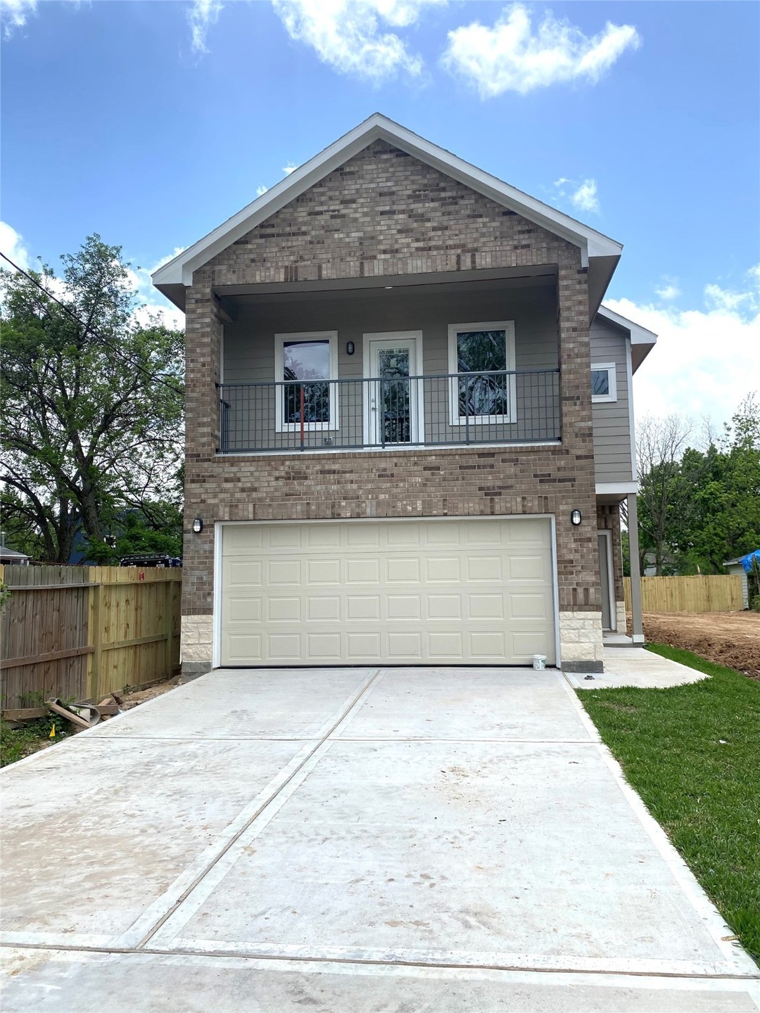 1911 Hampton St, Houston, TX 77088 - photo 1