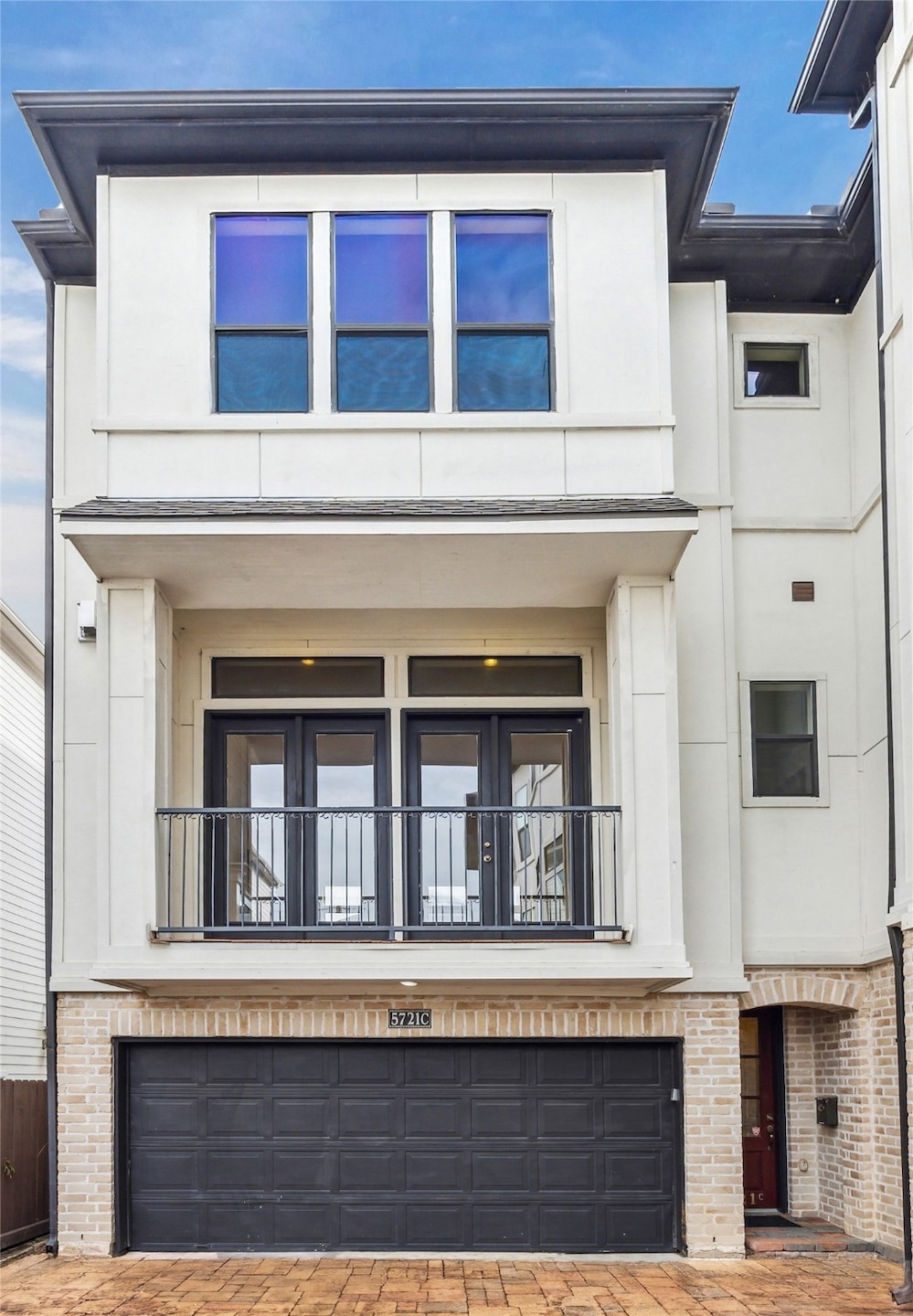 5721 KIAM STREET, UNIT C... This is a modern three