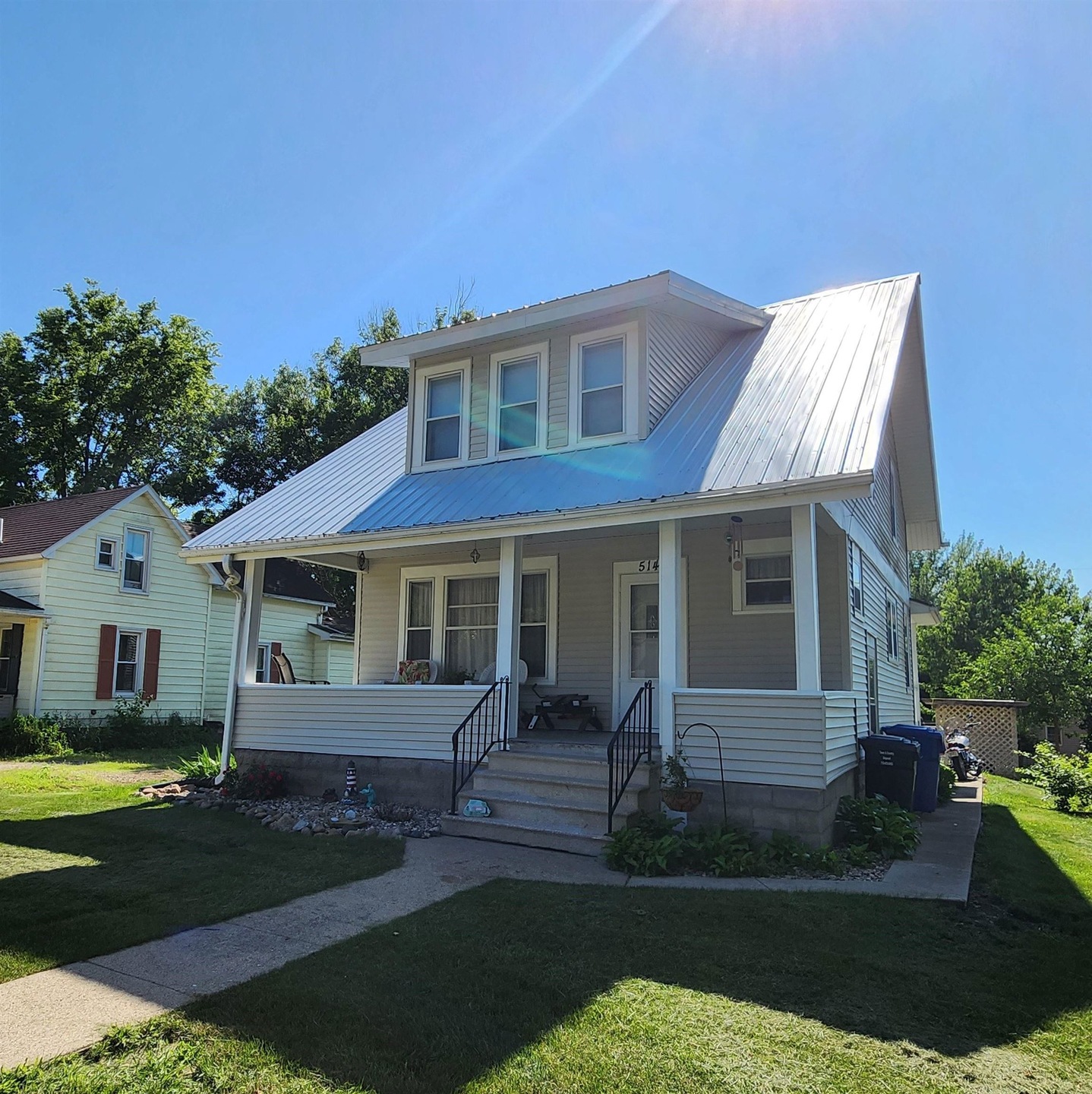 514 1st St, Sioux Rapids, IA 50585 - photo 1