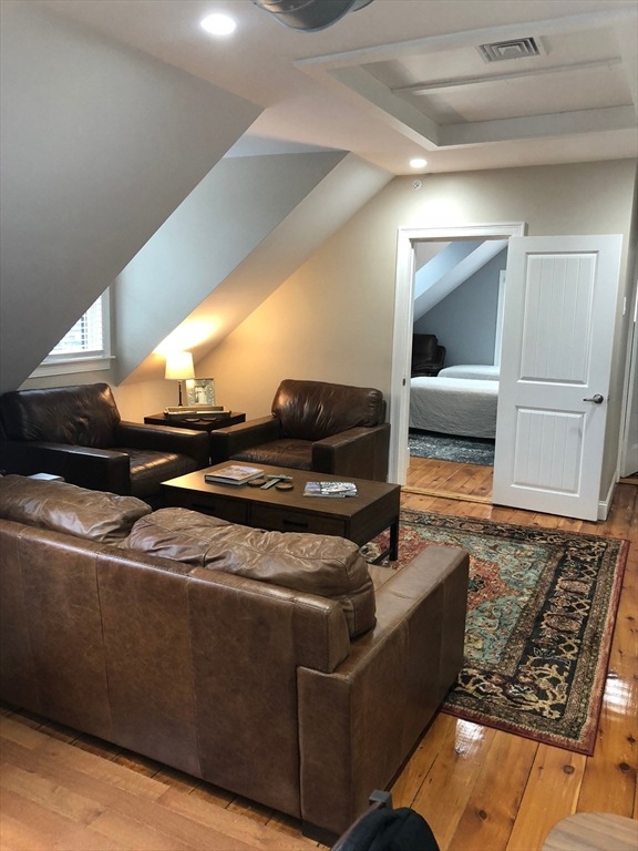 182 Pleasant St unit 3, Marblehead, MA 01945 - photo 1