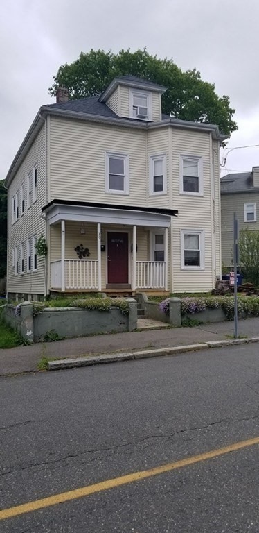 89 Linden St unit 2, Salem, MA 01970 - photo 1