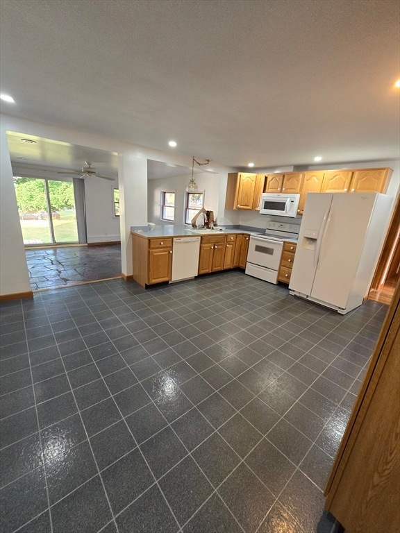 478 Central St unit 1, Saugus, MA 01906 - photo 1