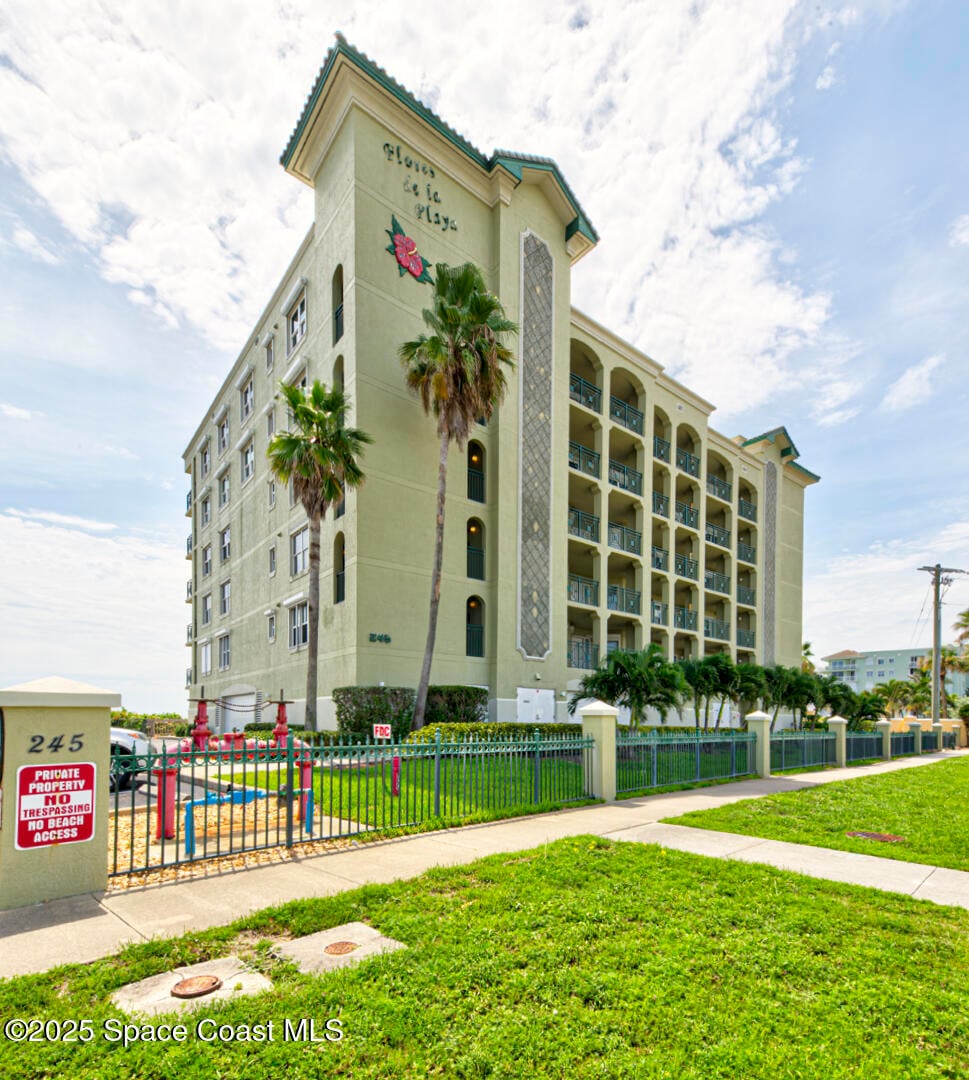 For Sale $800,000 • Co-Listing Agent