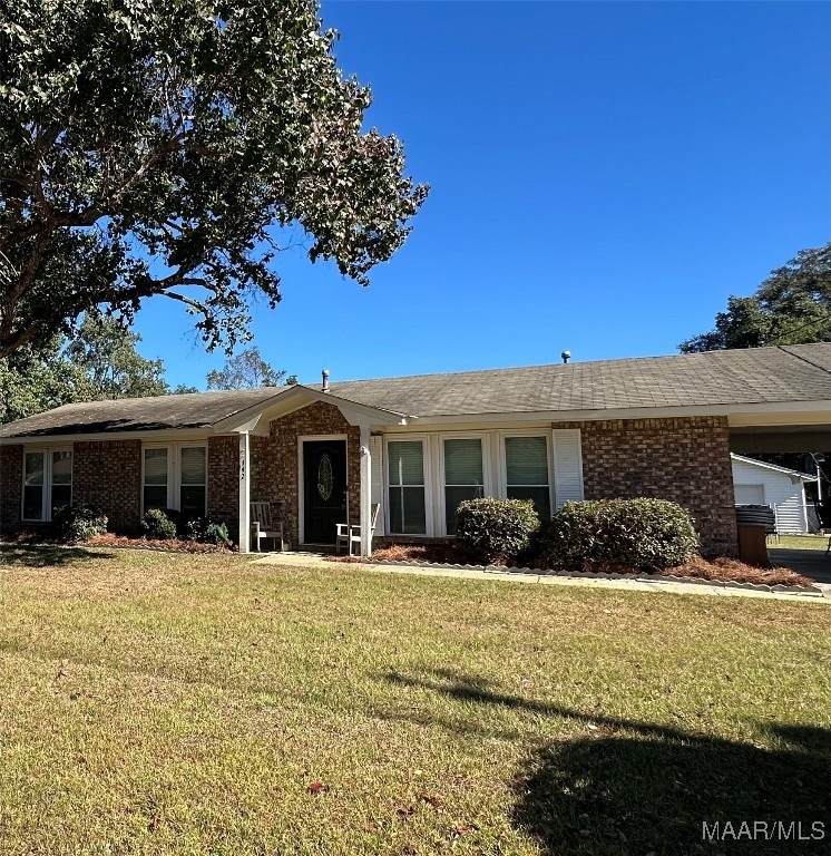 142 Maple St, Wetumpka, AL 36092 - photo 1