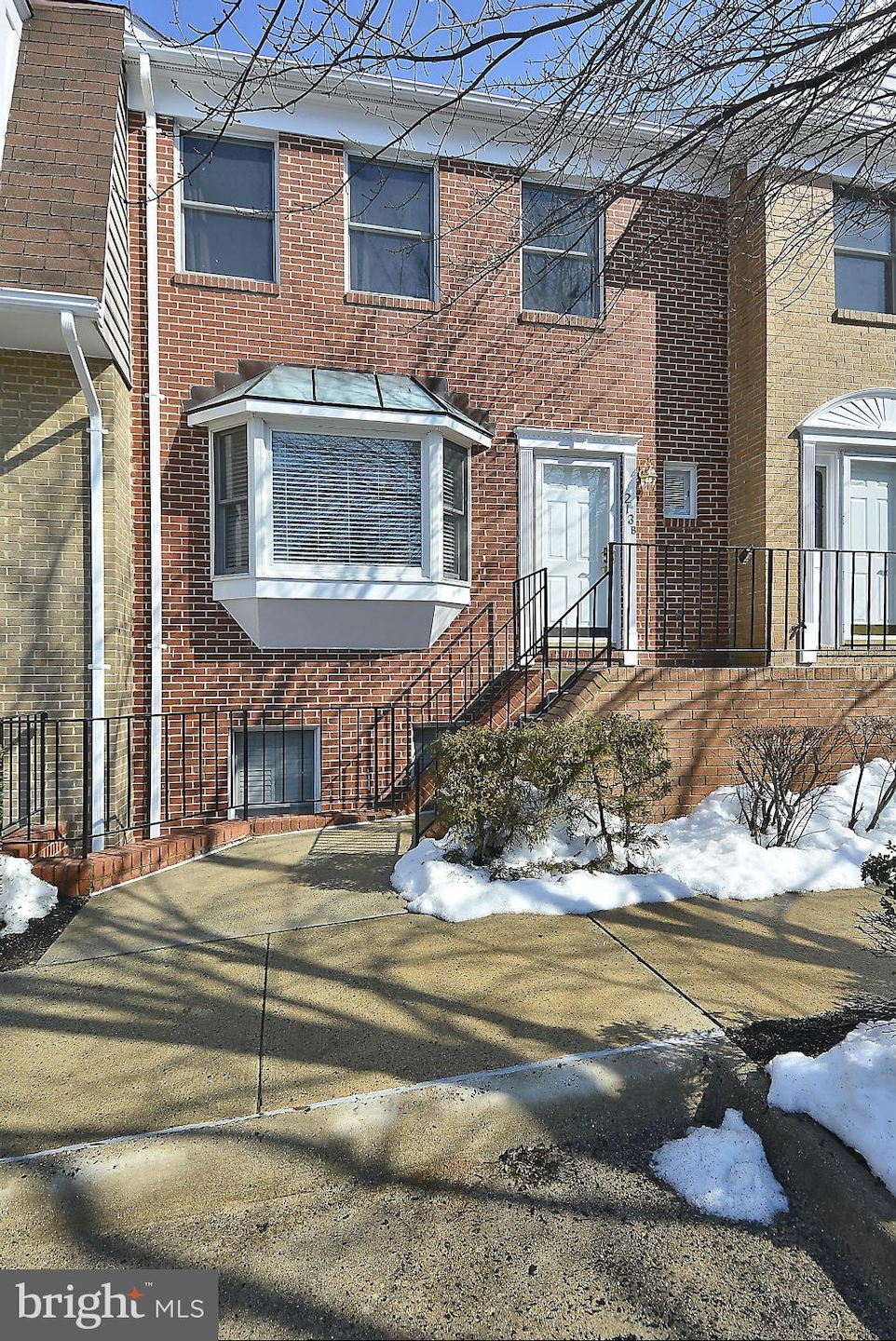 213B Locust St SE unit D, Vienna, VA 22180 - photo 1