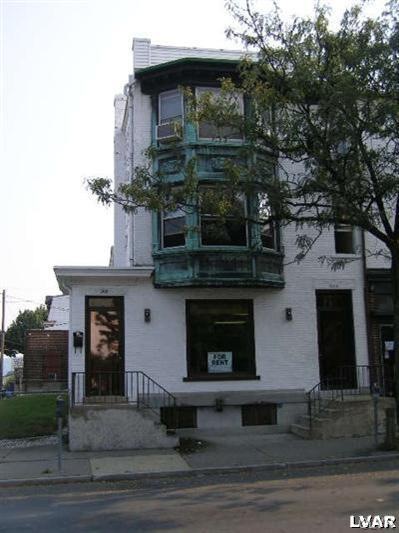 904 W Walnut St unit 2nd, Allentown, PA 18102 - photo 1