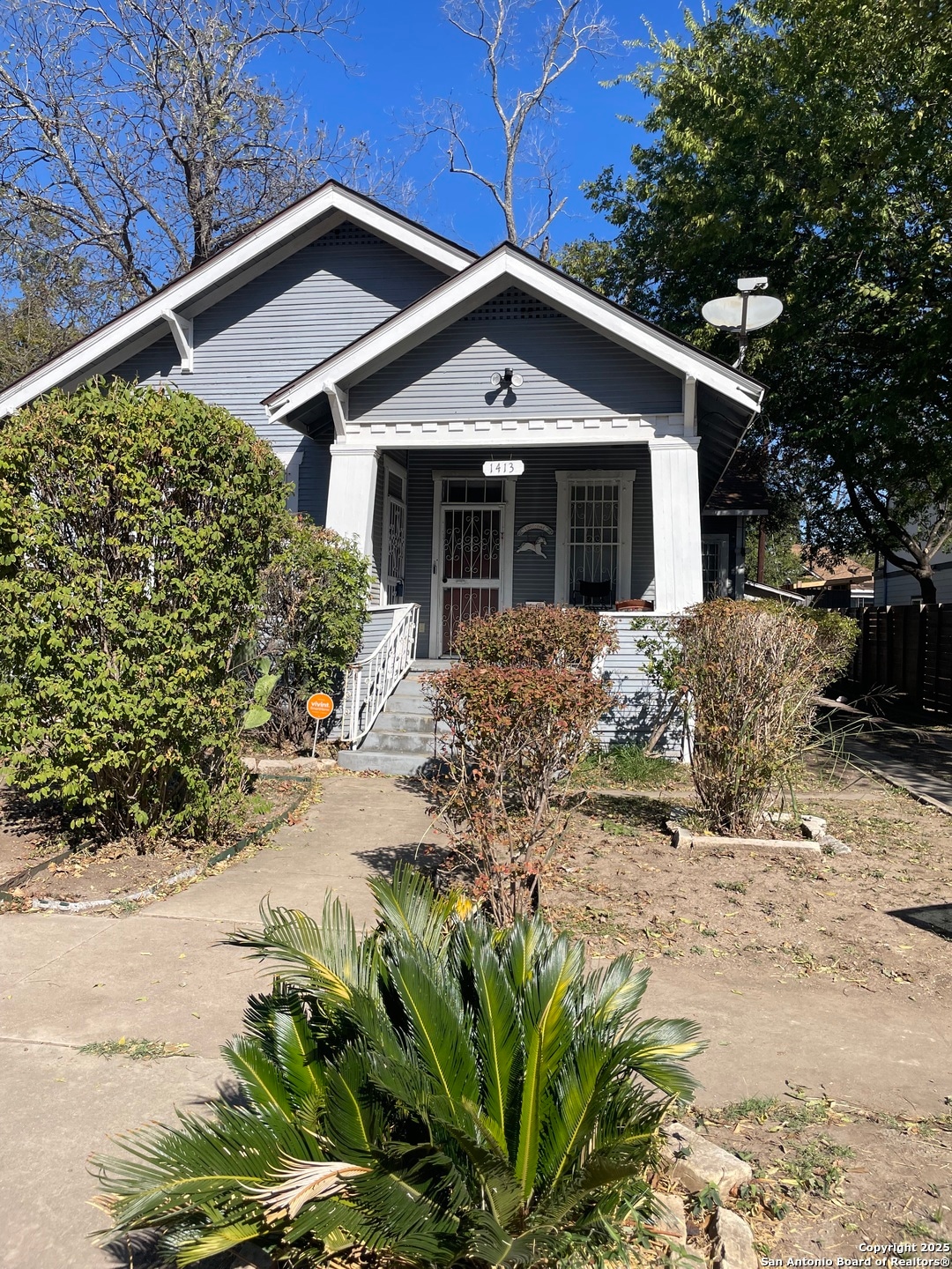 1413 E Crockett St, San Antonio, TX 78202 - photo 1