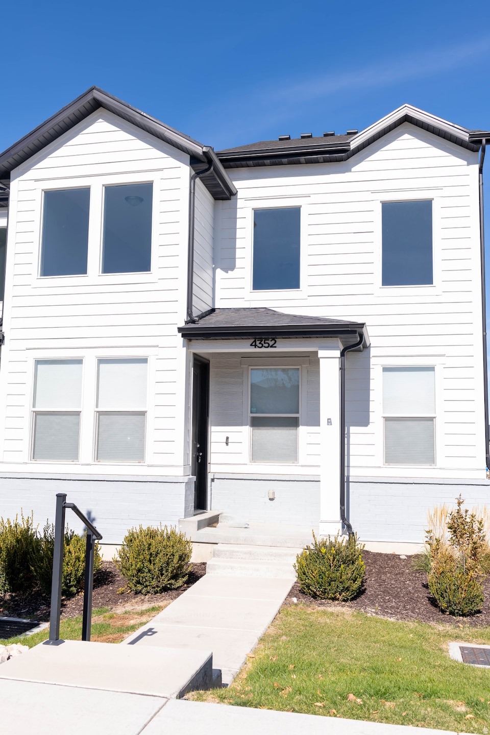 View of traditional-style house