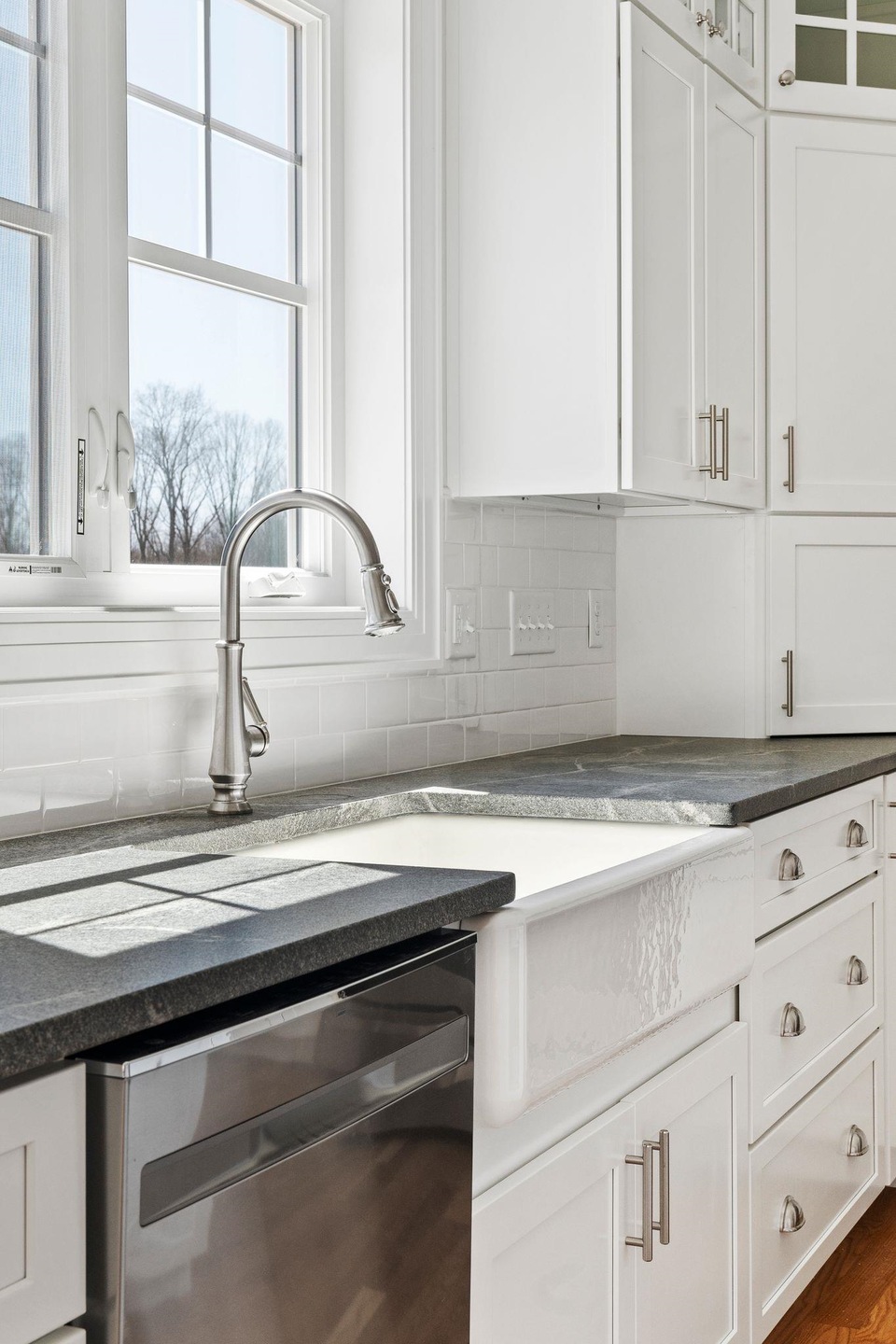 210 Sage Ln unit 27, Portsmouth, NH 03801 - photo 1