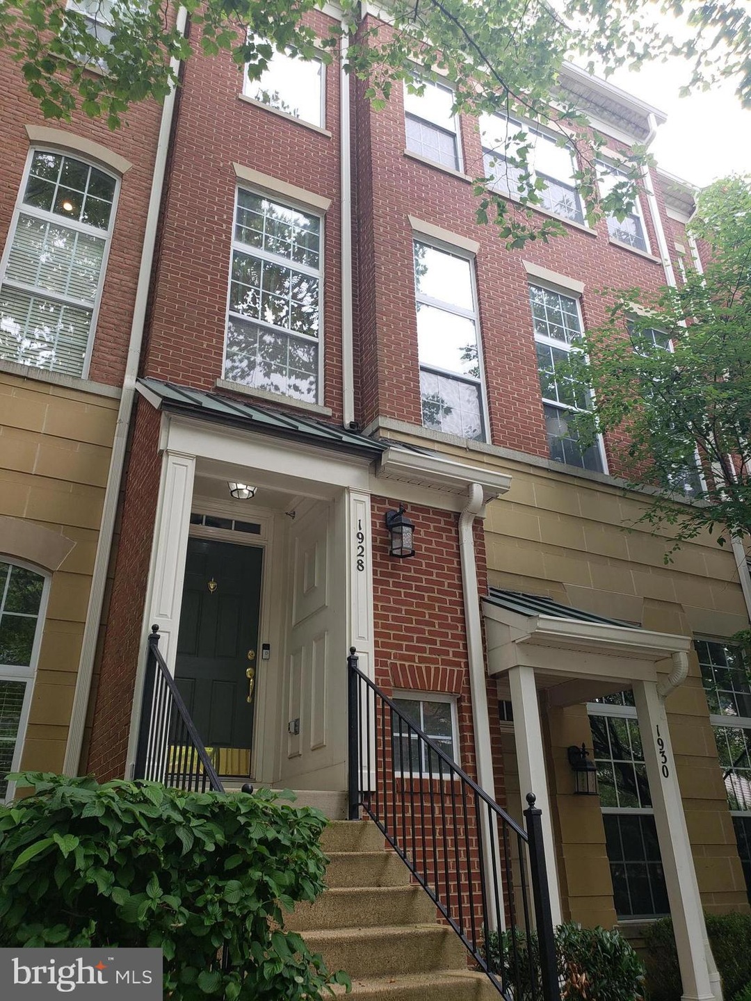 1928 Crescent Park Dr unit 29B, Reston, VA 20190 - photo 1