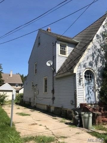 182 Oak St, West Hempstead, NY 11552 - photo 1