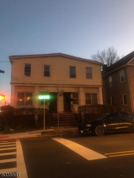 400 W Grand St unit 2, Elizabeth, NJ 07202 - photo 1