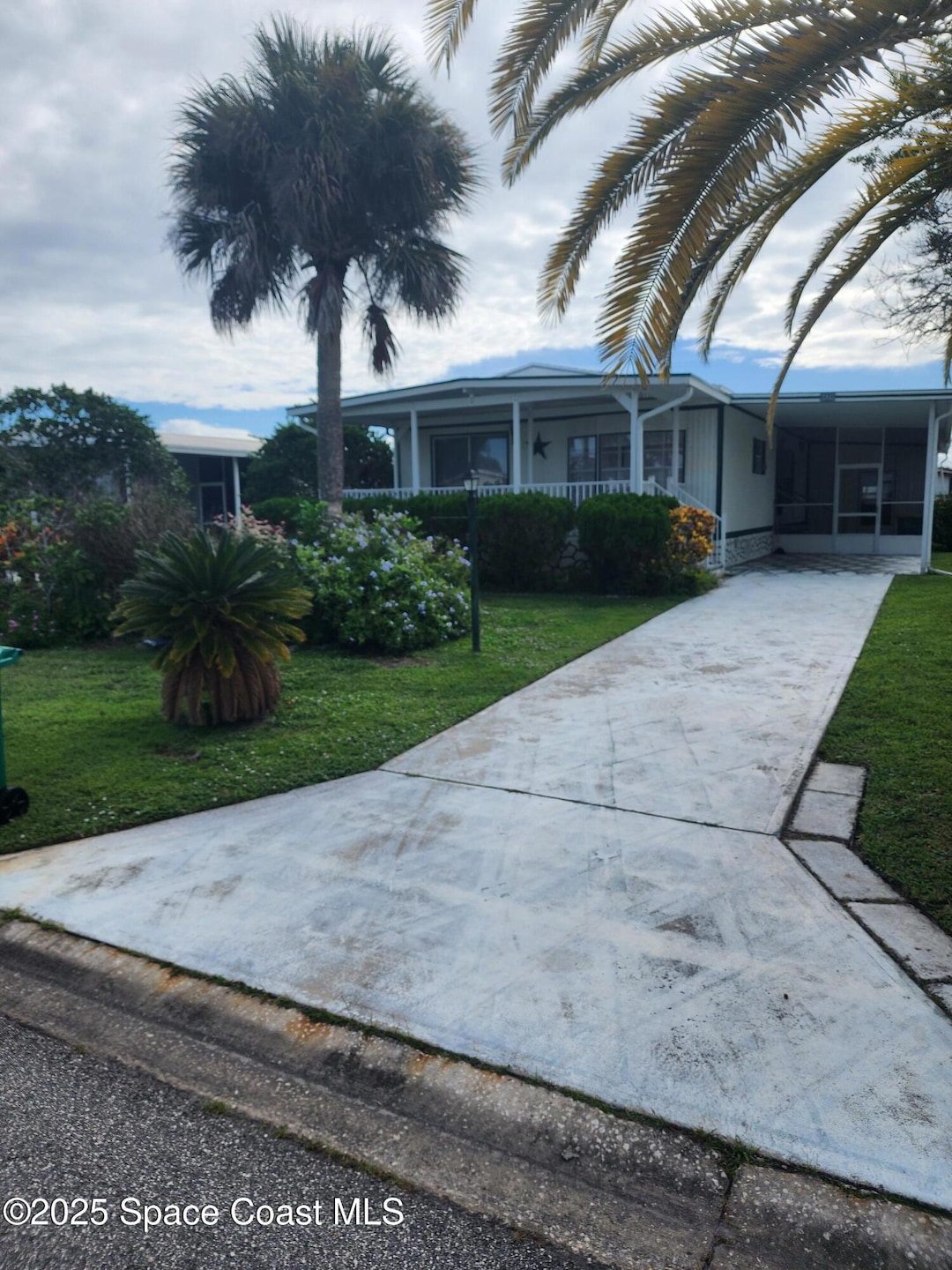 1439 Barefoot Cir, Sebastian, FL 32976 - photo 1