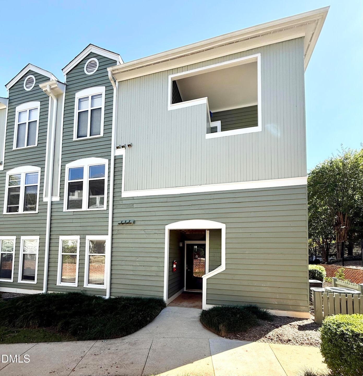 1101 Parkridge Ln unit 107, Raleigh, NC 27605 - photo 1