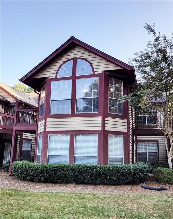 View of home's exterior