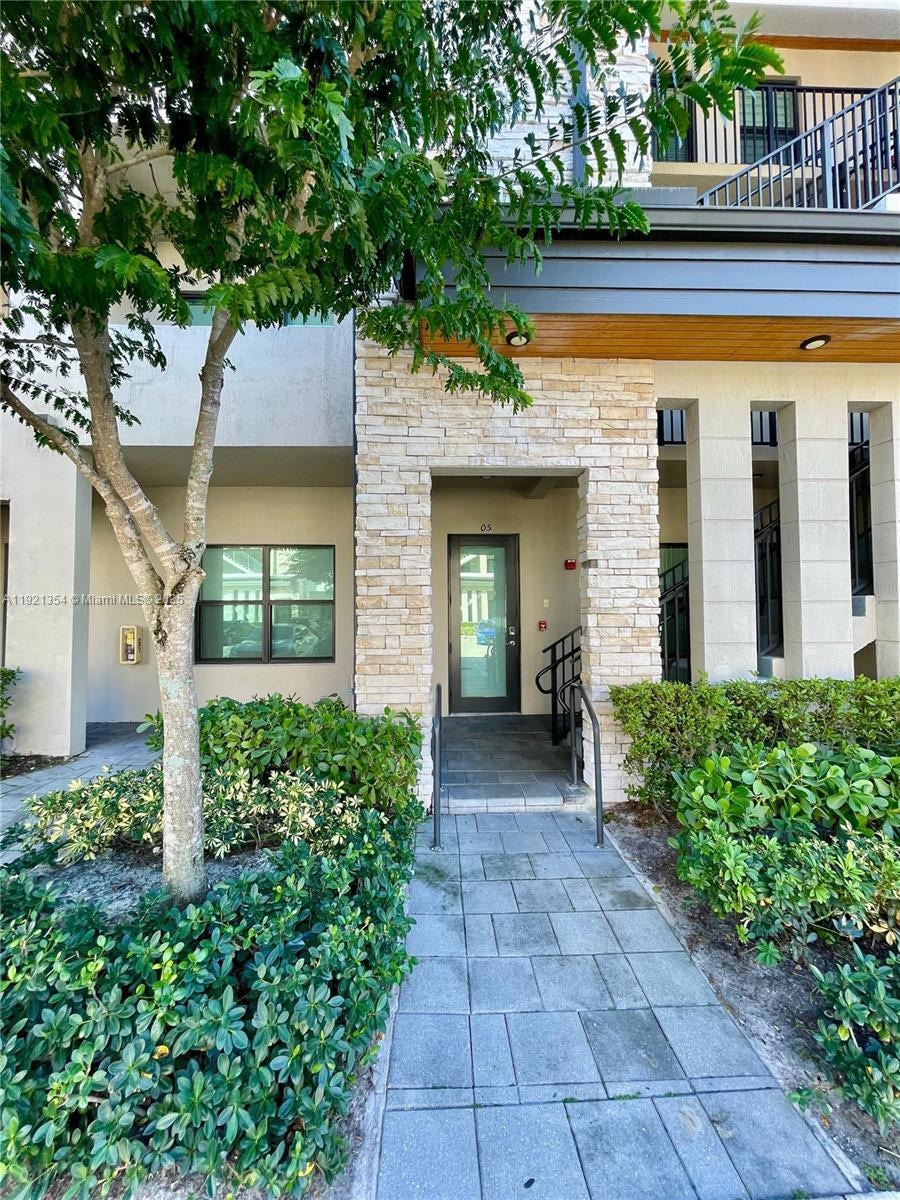 7805 NW 104th Ave unit 5, Doral, FL 33178 - photo 1