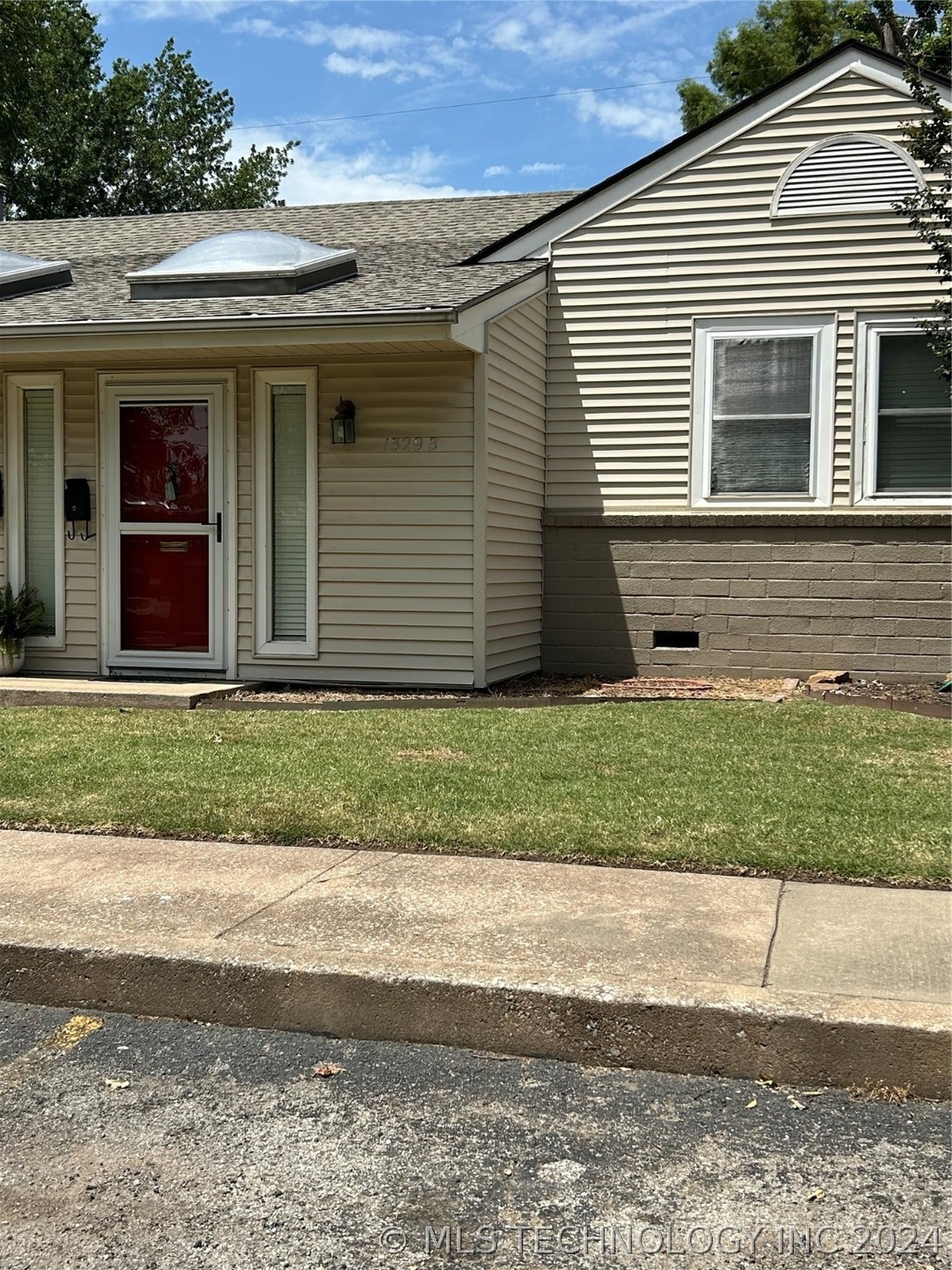 1329 E 38th Place unit B, Tulsa, OK 74105 - photo 1