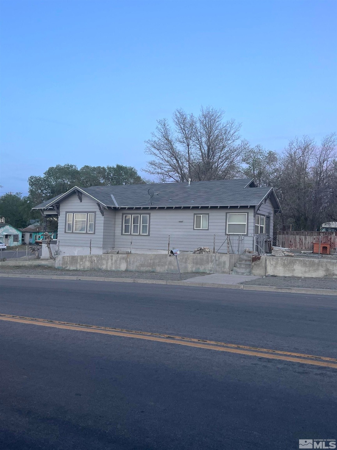 404 Monroe St, Winnemucca, NV 89445 - photo 1