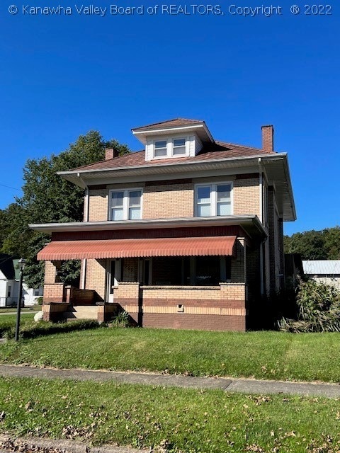 965 Harrison St, Milton, WV 25541 - photo 1