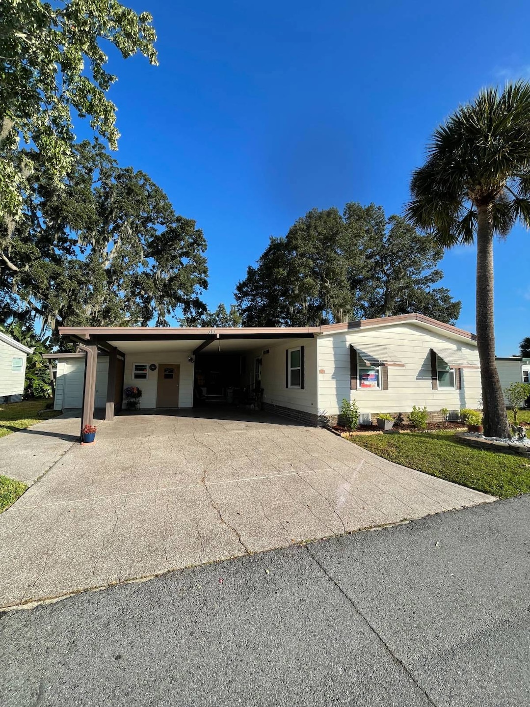 615 Fairway Ct unit 615, Plant City, FL 33565 - photo 1