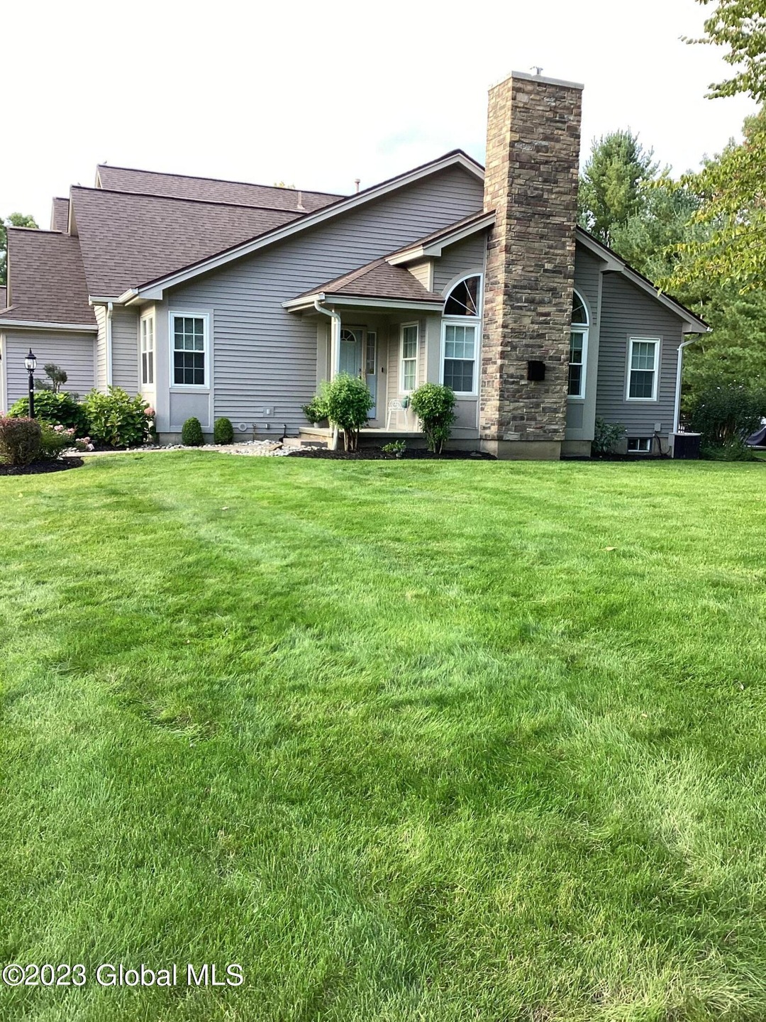 Sold $400,000 • Co-Listing Agent