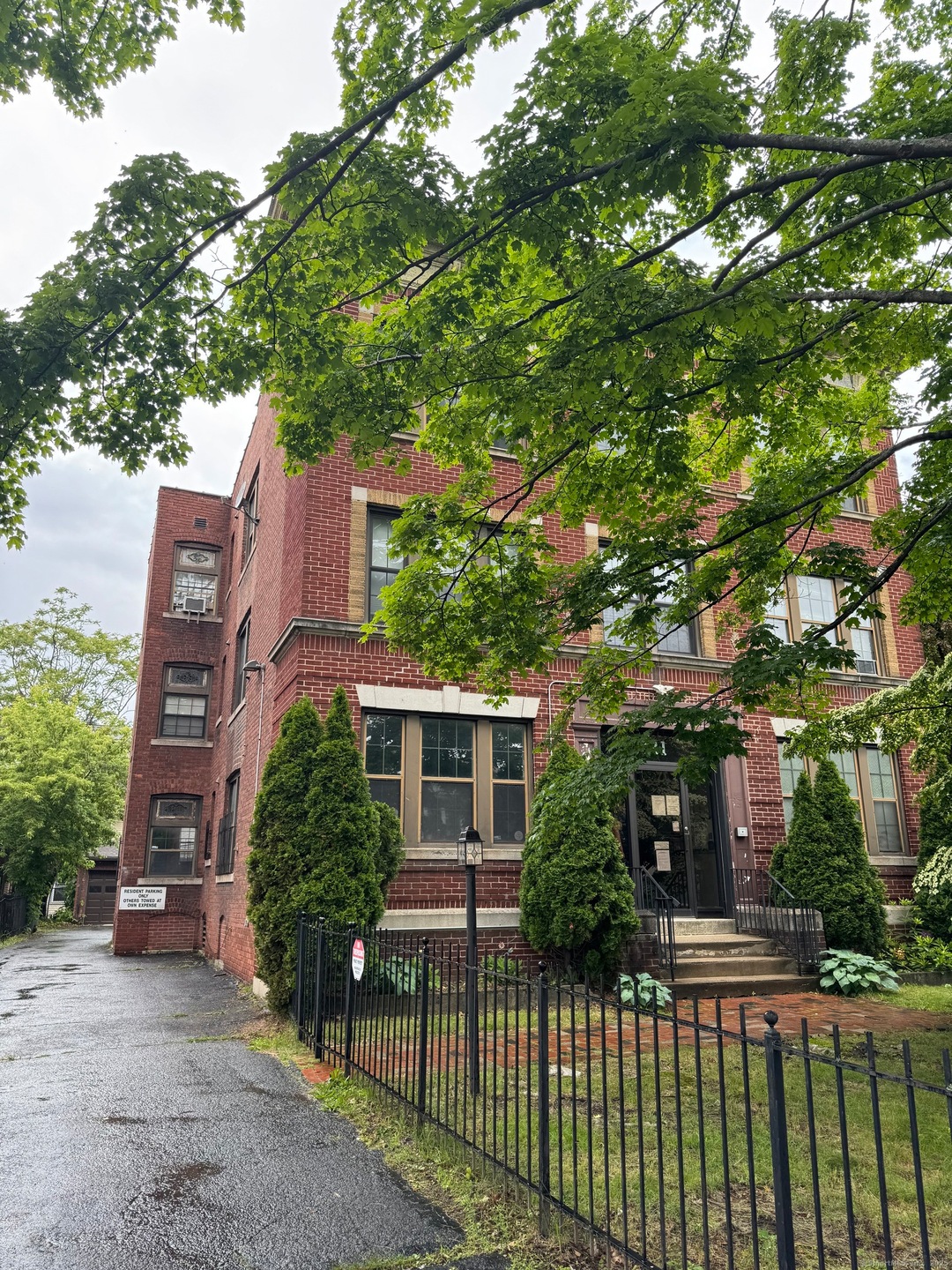 421 Wethersfield Ave unit D, Hartford, CT 06114 - photo 1