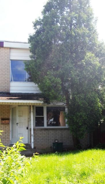 704 Mohawk St, Allentown, PA 18103 - photo 1