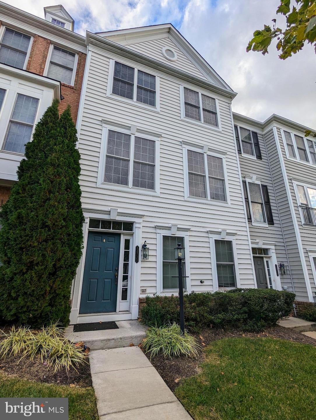 14733 Potomac Branch Dr unit 11, Woodbridge, VA 22191 - photo 1