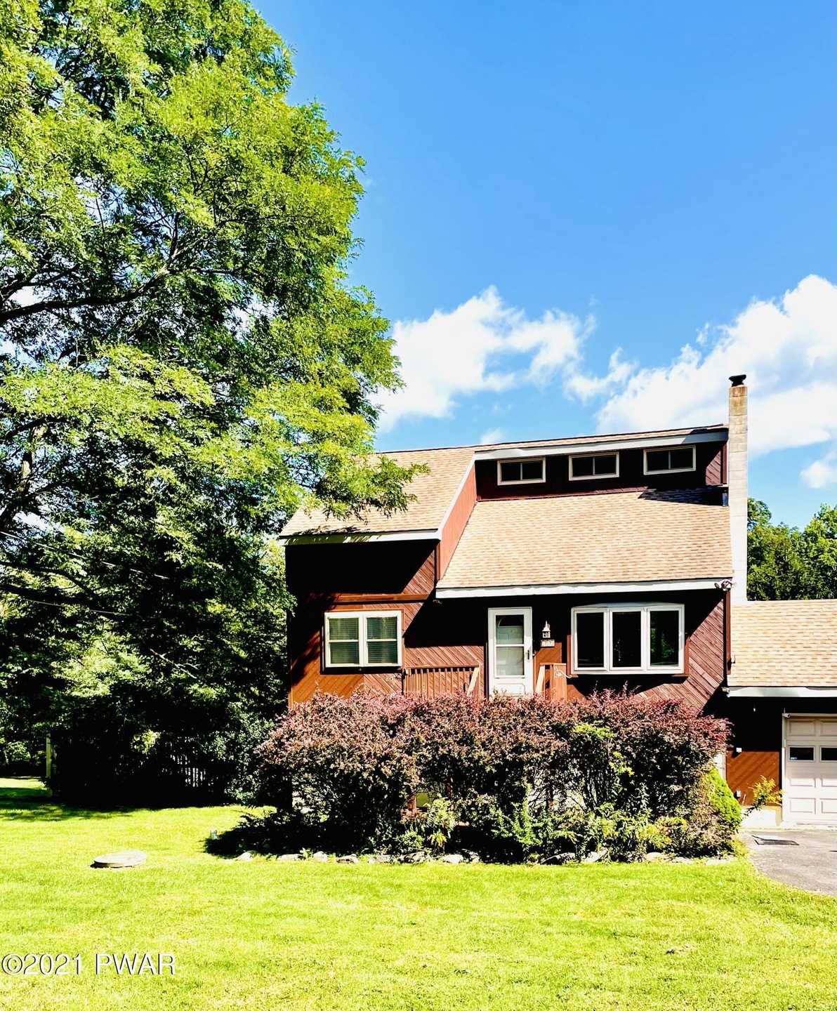 111 Lookout Dr, Hawley, PA 18428 - photo 1