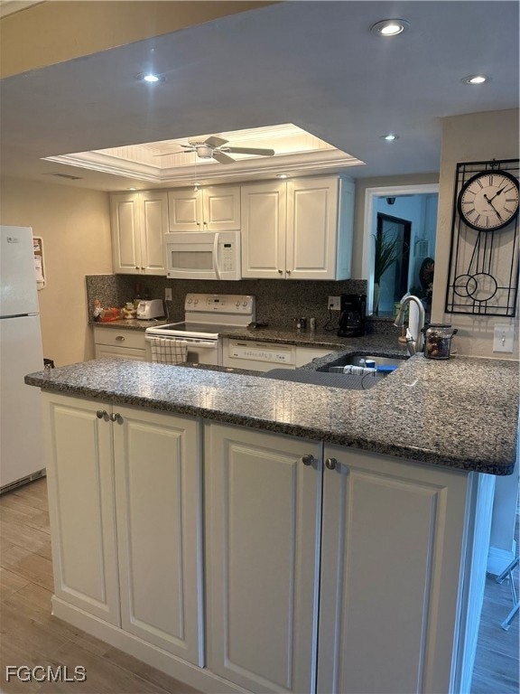 5770 Trailwinds Dr unit 211, Fort Myers, FL 33907 - photo 1