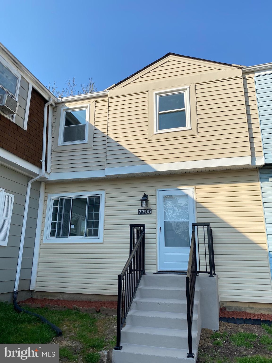 7705 Michele Dr, Hyattsville, MD 20785 - photo 1