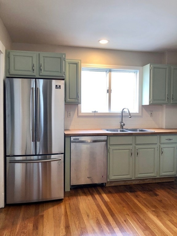 517 Heath St unit 1, Chestnut Hill, MA 02467 - photo 1