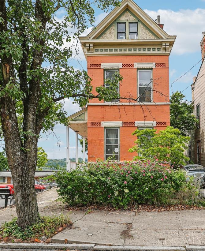 For Sale $274,900 • Co-Listing Agent