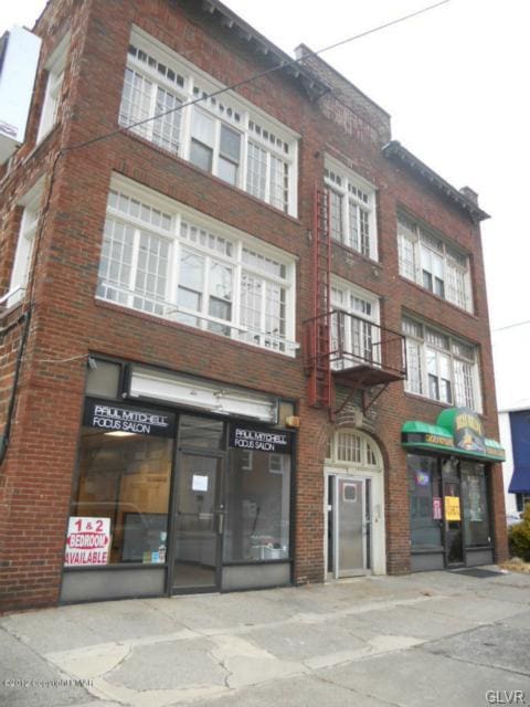 296 Washington St, East Stroudsburg, PA 18301 - photo 1