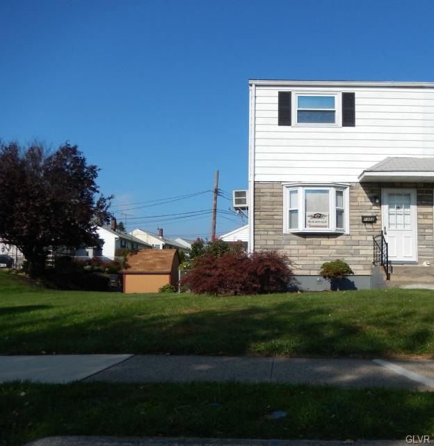 1352 Crestwood Rd, Bethlehem, PA 18018 - photo 1