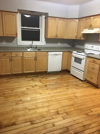 72 Main St unit 1, Saugus, MA 01906 - photo 1