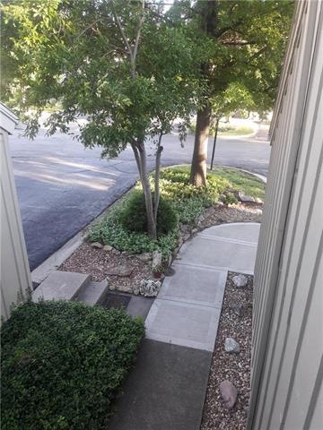 8214 Halsey St, Lenexa, KS 66215 - photo 1