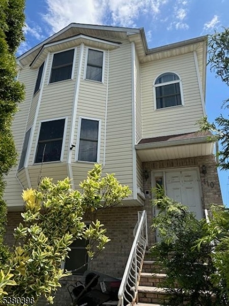 110 Fabyan Place, Newark, NJ 07112 - photo 1