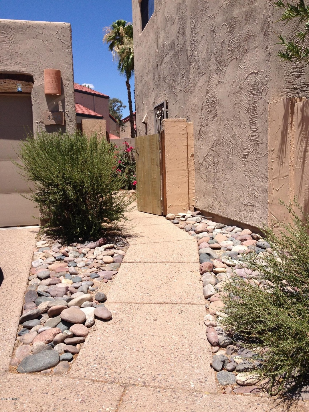 4255 N Rillito Creek Place, Tucson, AZ 85719 - photo 1