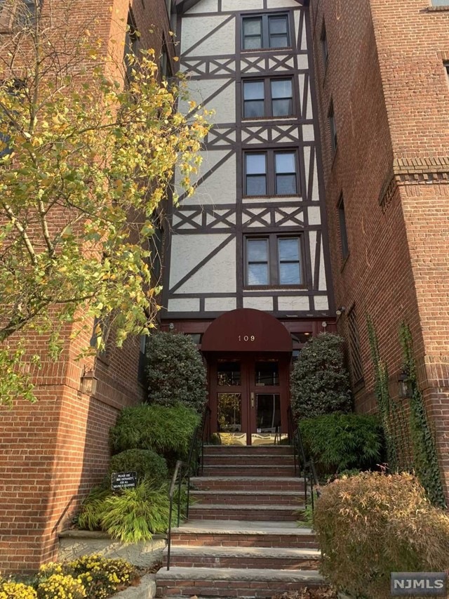 109 Grand Ave unit 1H, Englewood, NJ 07631 - photo 1