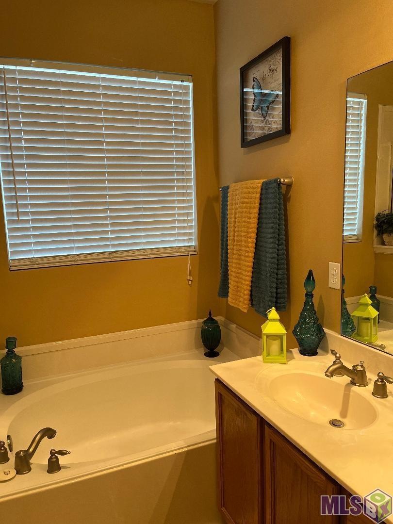 1317 Pecan Grove Ave, Zachary, LA 70791 - photo 1