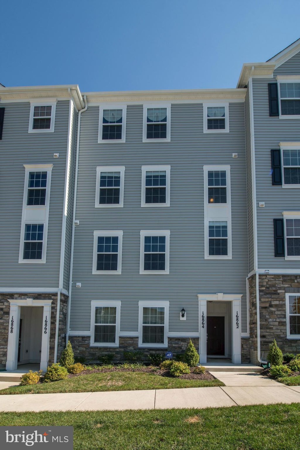 16862 Porters Inn Dr unit 46, Dumfries, VA 22026 - photo 1