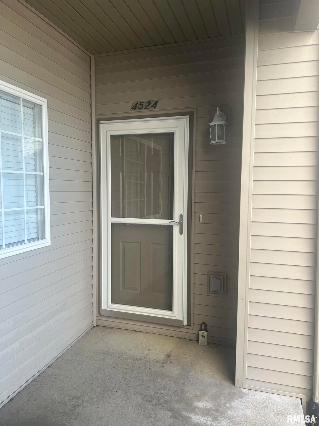 4524 N Thornhill Dr, Peoria, IL 61615 - photo 1