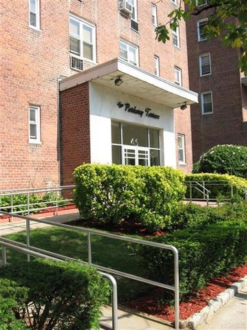 43 Bronx River Rd unit 7L, Yonkers, NY 10704 - photo 1
