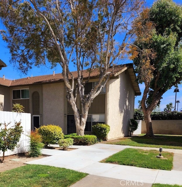 End unit 9678 Pettswood Dr #6