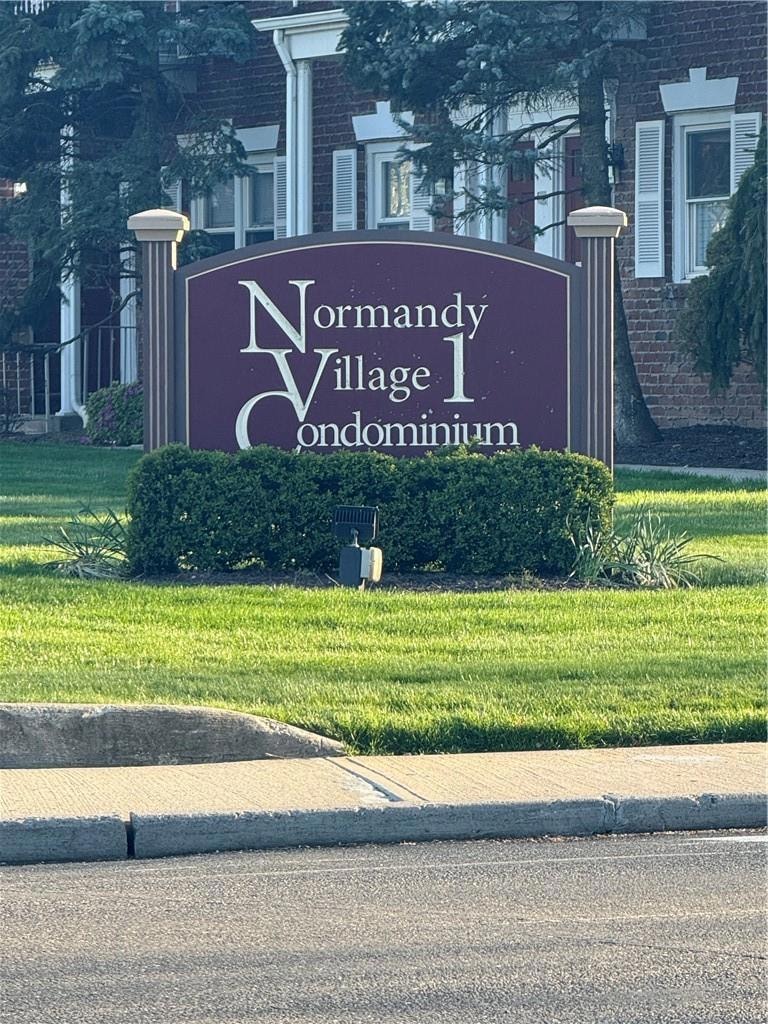 18 Normandy Village unit 6, Nanuet, NY 10954 - photo 1